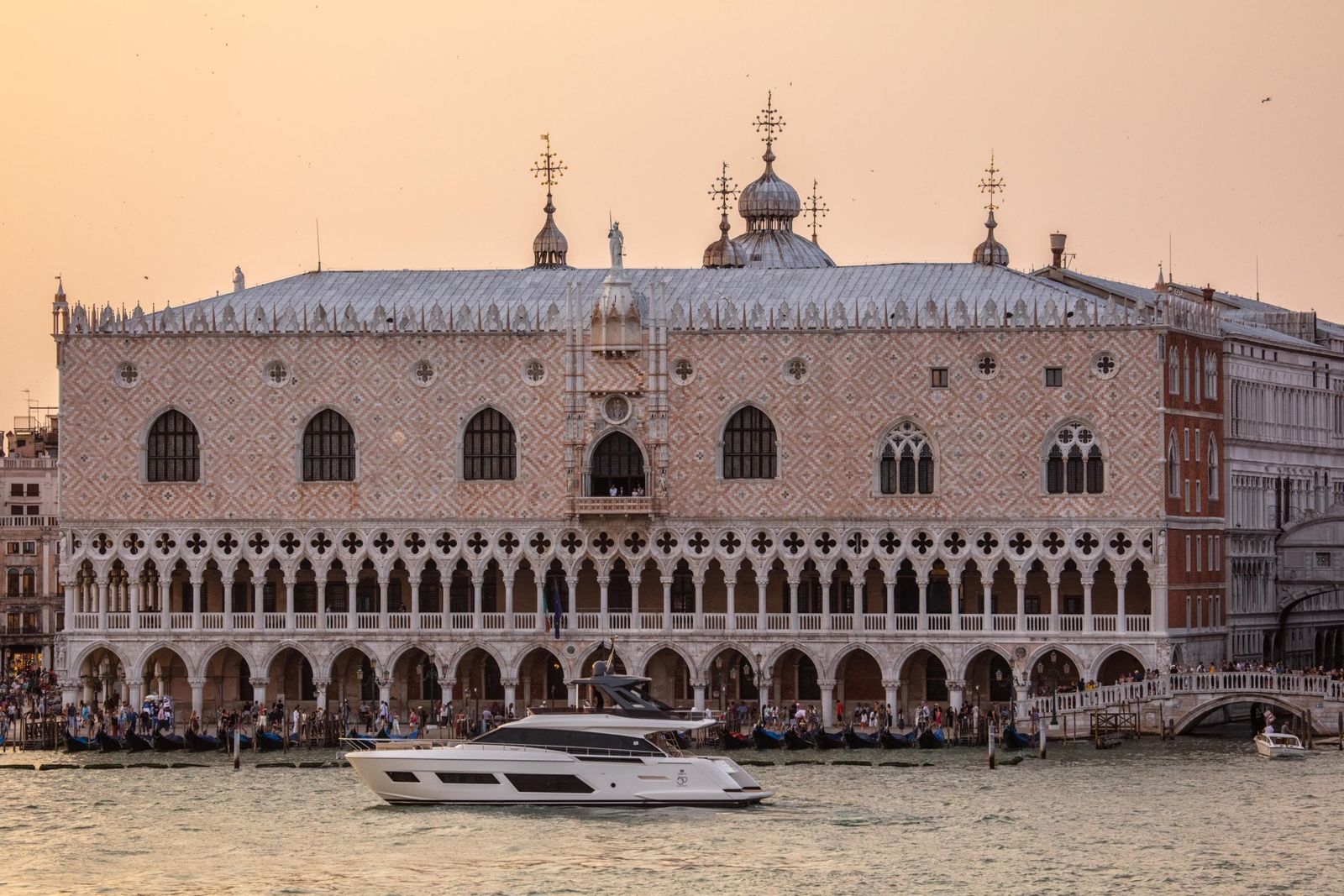 6_Ferretti Yachts 670 Palazzo Ducale Venice